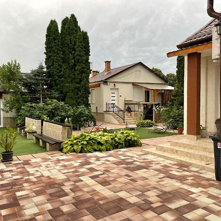 Adam Apartman Hajduszoboszlo Exterior photo
