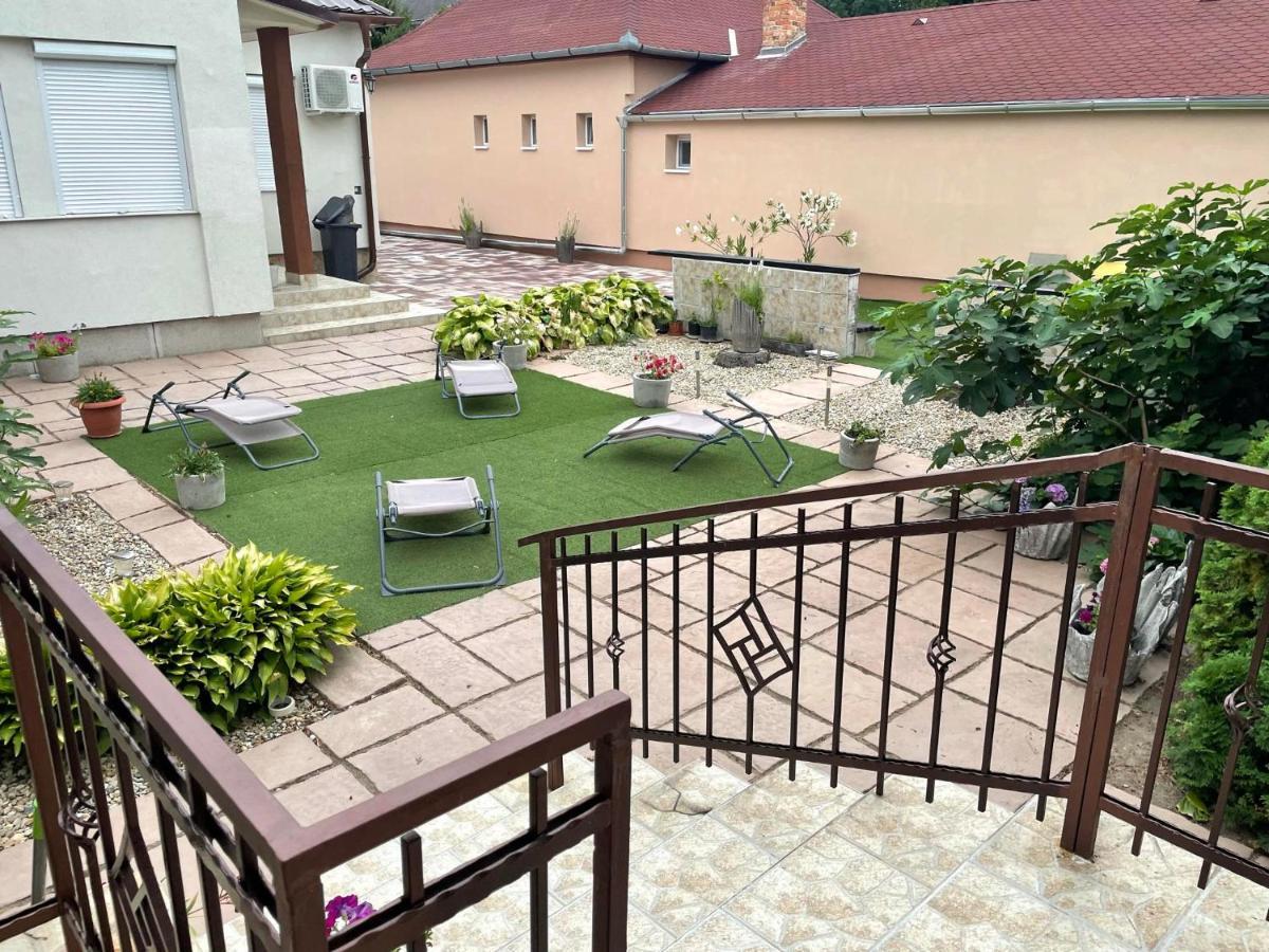 Adam Apartman Hajduszoboszlo Exterior photo