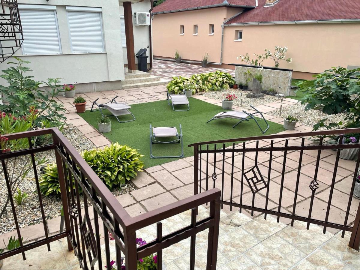 Adam Apartman Hajduszoboszlo Exterior photo