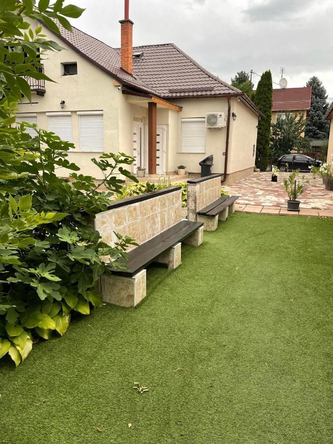 Adam Apartman Hajduszoboszlo Exterior photo
