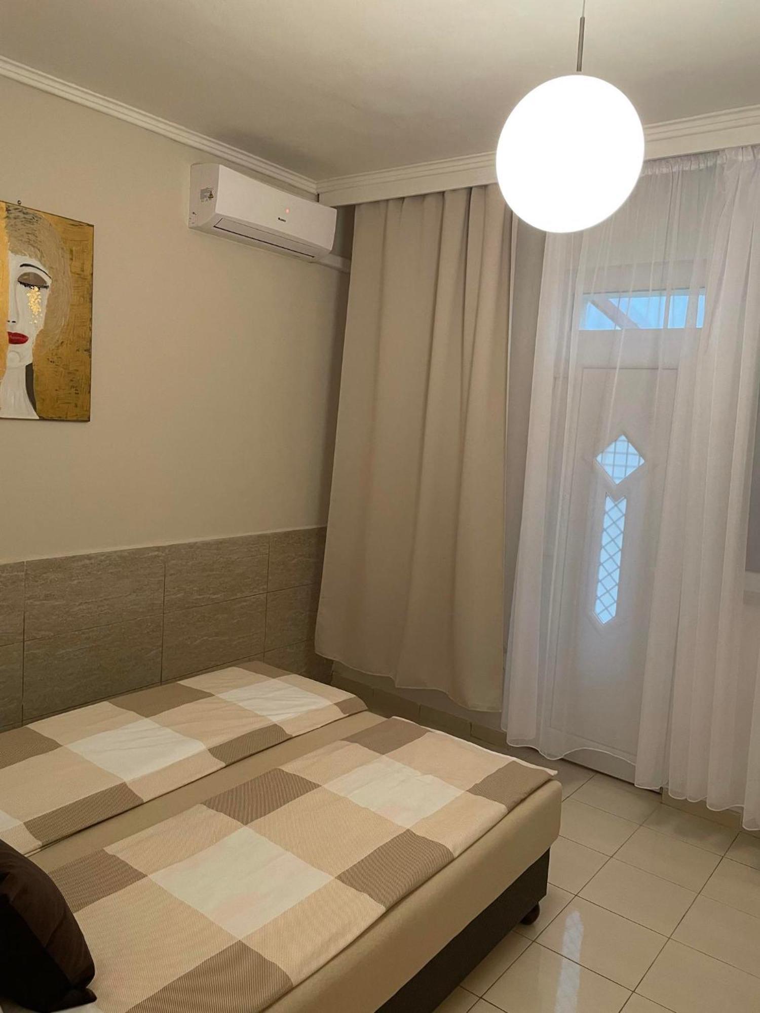 Adam Apartman Hajduszoboszlo Exterior photo