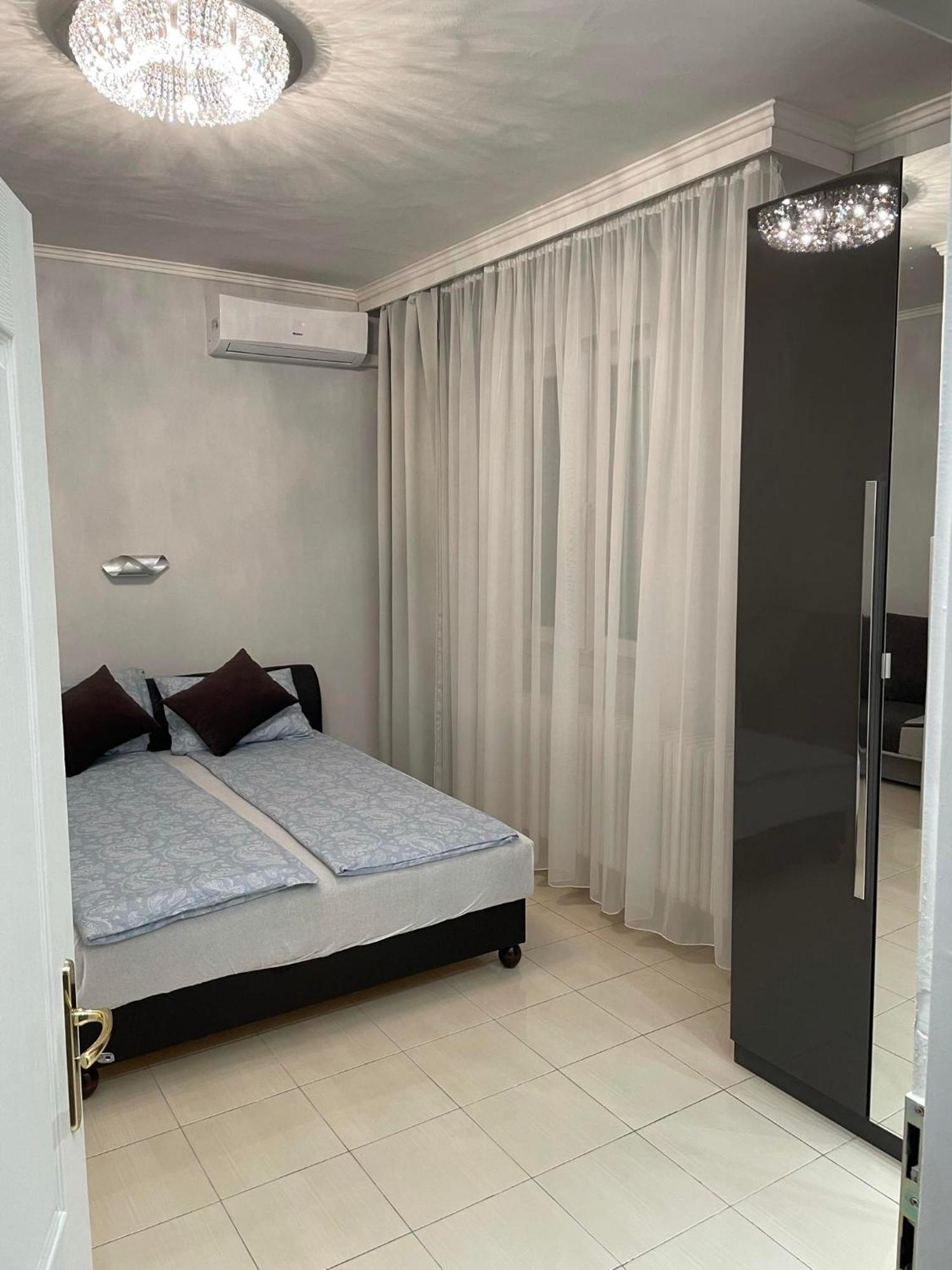 Adam Apartman Hajduszoboszlo Exterior photo