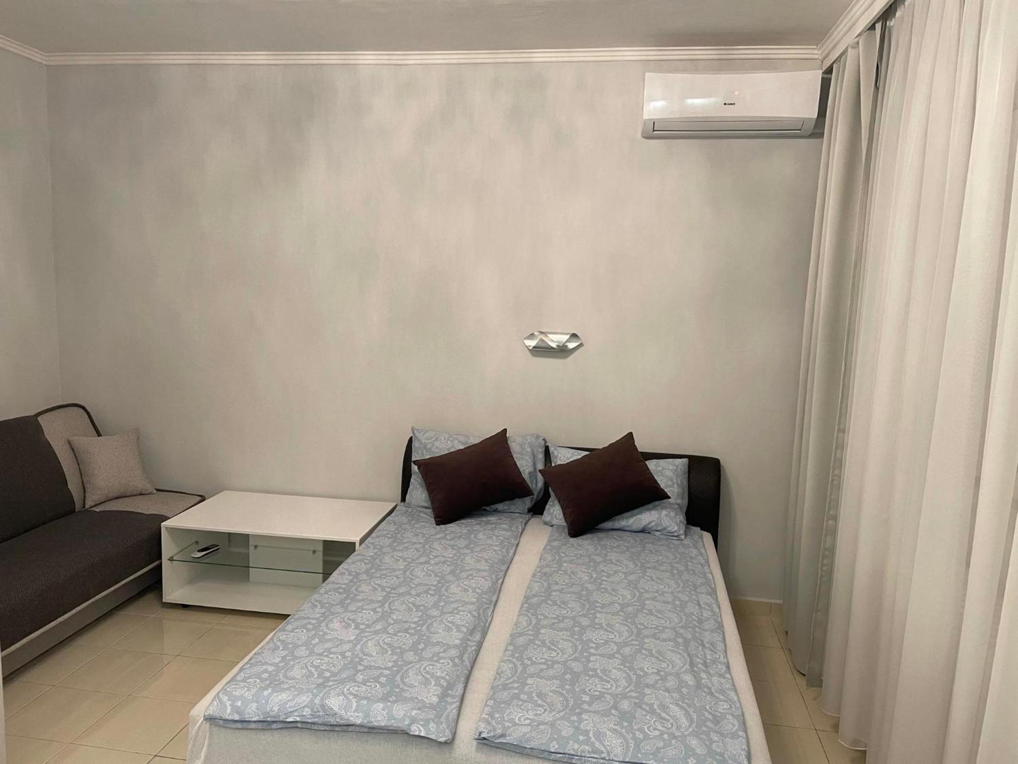 Adam Apartman Hajduszoboszlo Exterior photo