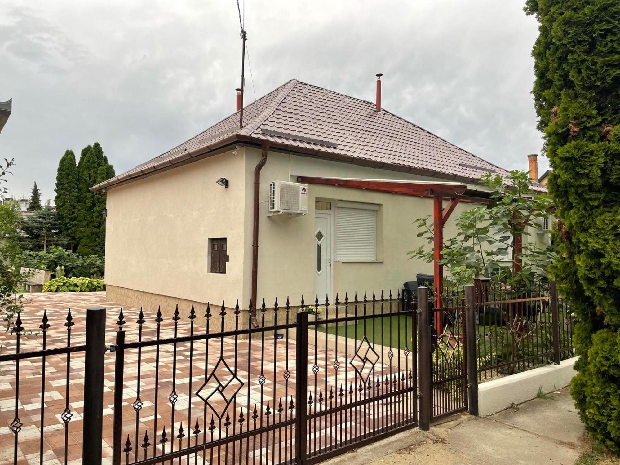 Adam Apartman Hajduszoboszlo Exterior photo
